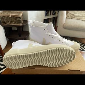 Nova Canvas High- White/Butter Sole